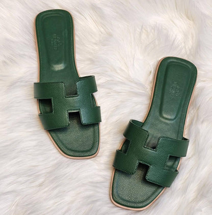 HERMES 
☘️ *SIZE  36  to 41 ☘️                                                                                                       
180 dhs✅

Zain224
♥️♥️♥️