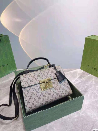 GUCCI 
85 dhs🗽

with box
🎁🎁🎁

Zain90
♥️♥️♥️