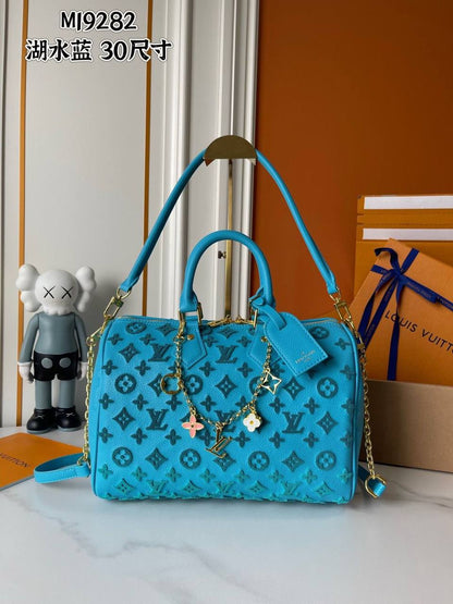 Lv Speedy 
Master🌺🌺
30cm  
310 dhs💓

Zain114
♥️♥️♥️