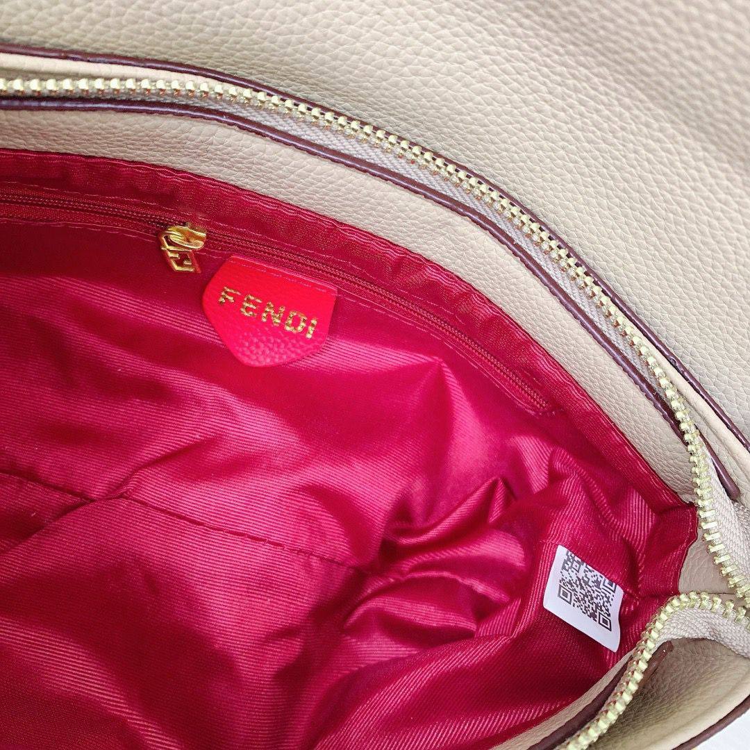FENDI ʙᴀɢᴜᴇᴛᴛᴇ
sʜᴏᴜʟᴅᴇʀ ʙᴀɢ ɪɴ 
ᴢᴜᴄᴄᴀ ᴄᴀɴᴠᴀs ᴍᴀᴛᴇʀɪᴀʟ
ᴀɴᴅ ʟᴇᴀᴛʜᴇʀ ᴍᴀᴛᴛᴇ ᴍᴀᴛᴇʀɪᴀʟ
ɪᴛ ʜᴀs ᴛᴡᴏ sᴛʀᴀᴘ
ɢᴏʟᴅ ʜᴀʀᴅᴡᴀʀᴇ
sɪᴢᴇ : 27 cm

75 dhs💓

Zain31
♥️♥️♥️