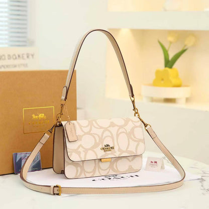 Coach

Best quality

With box’s

110 dhs🇦🇪🇦🇪🇦🇪

size 24cm

Zain158
♥️♥️♥️