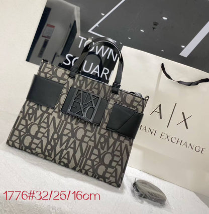 Armani Exchange
GOOD QUALITY 
130 dhs🪙🌨️

Zain200
♥️♥️♥️