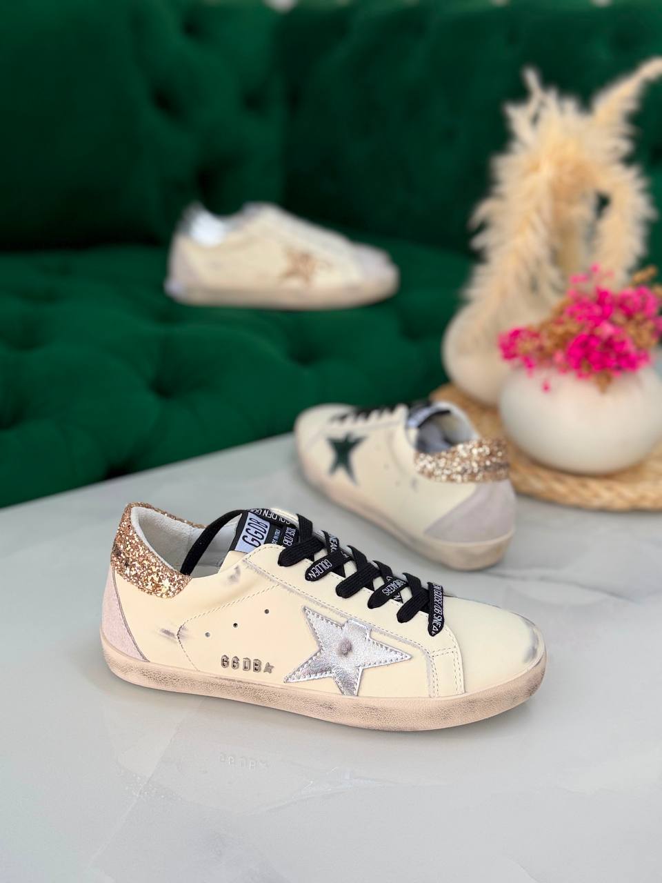 Golden goose
Vip quality 
Size:36 to 41
450 dhs🇦🇪🇦🇪

Zain113
♥️♥️♥️