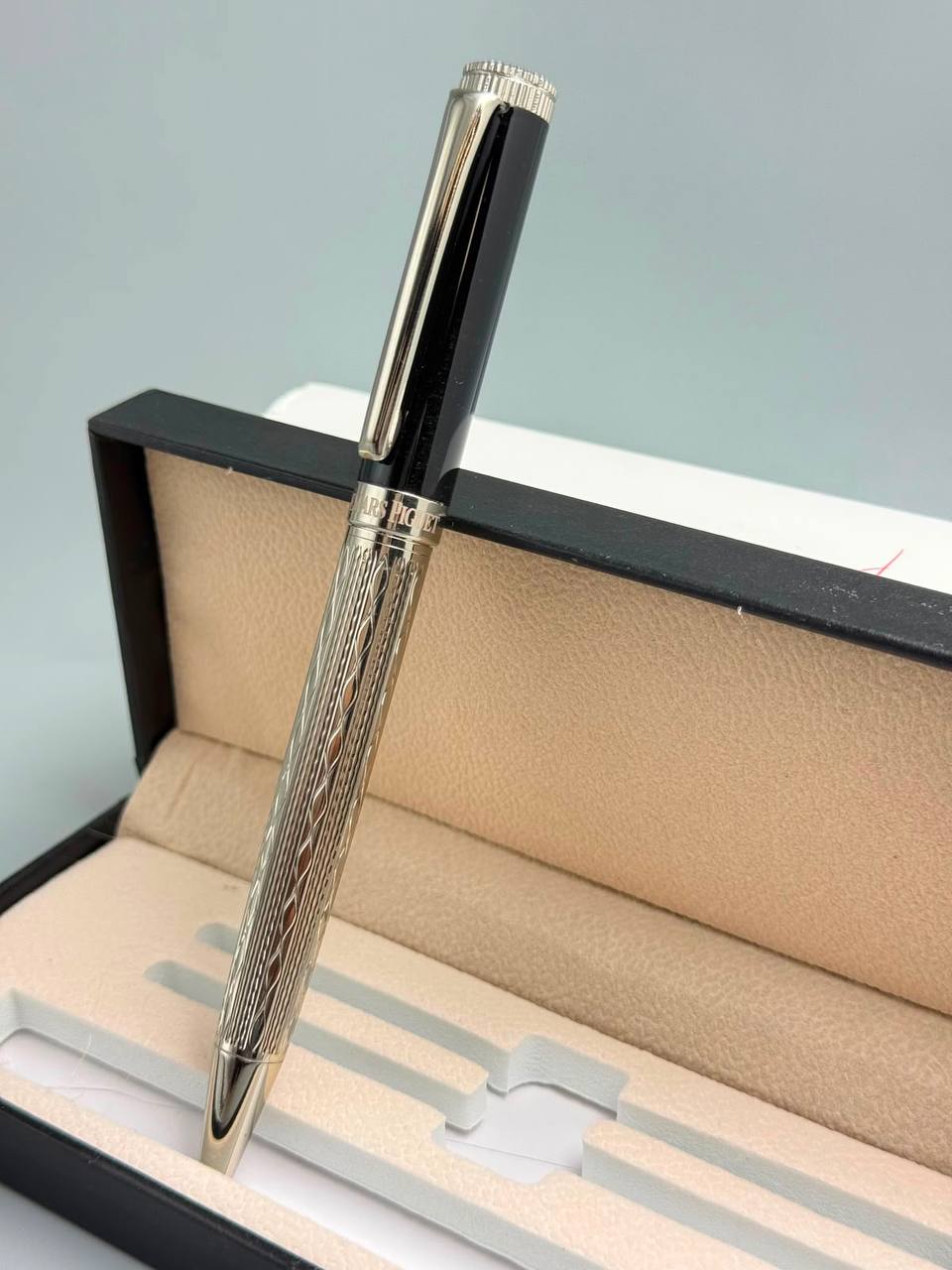 Pen
55 dhs🇦🇪🇦🇪

Zain182
♥️♥️♥️