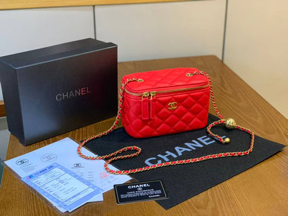Chanel
good quality
withbox 
🎁🎁🎁

100 dhs🪙🖤

Zain143
♥️♥️♥️