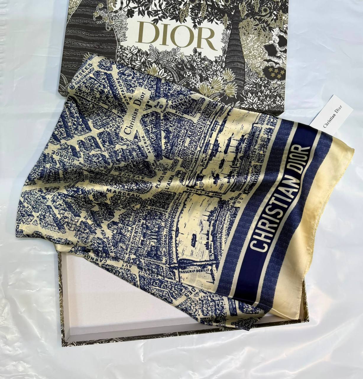 Silk scarf 🧣
40 dhs💓

Zain93
♥️♥️♥️