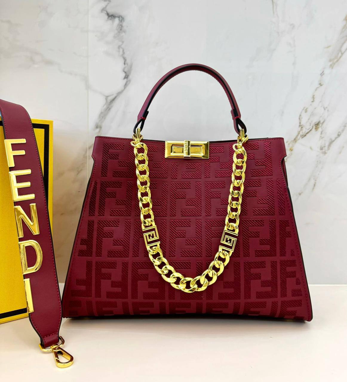 FENDI 
COPY ONE NEW CAME 
170 dhs💓

Zain39
♥️♥️♥️