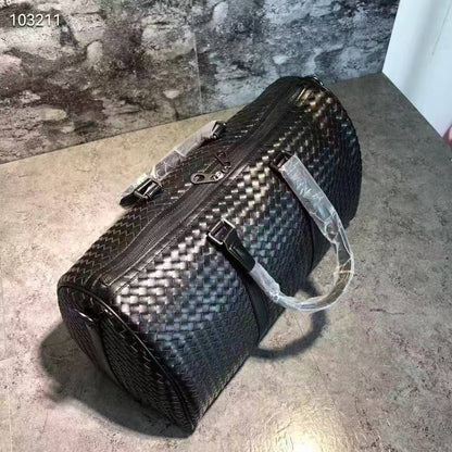 BOTTEGA 
TRAVELLING BAG 
COPY ONE
 45CM 
UNISEX 
220 dhs✅

Zain39
♥️♥️♥️
