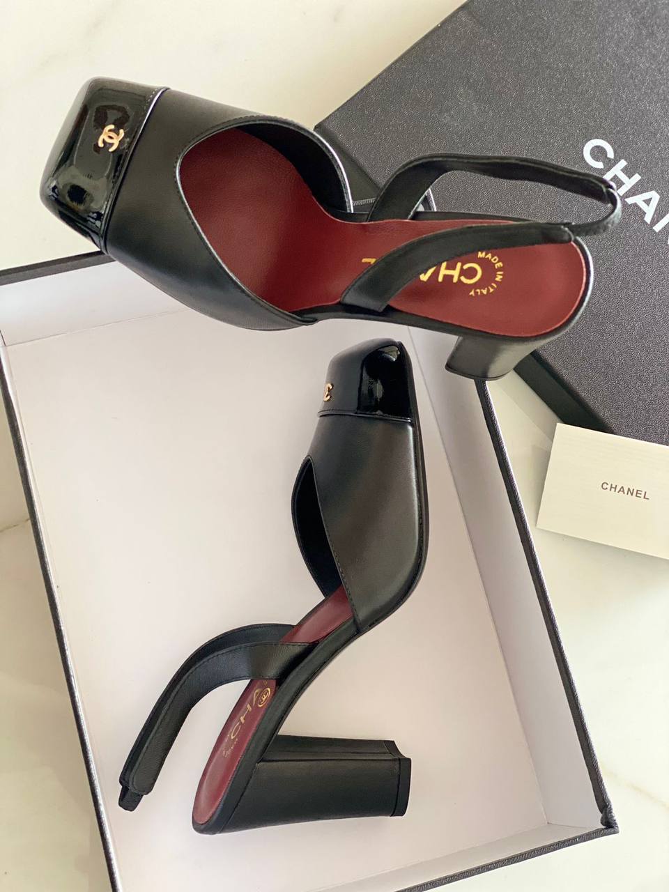 CHANEL
AAA master quality 
Size 37……..41 
450 dhs✅

Zain180
♥️♥️♥️