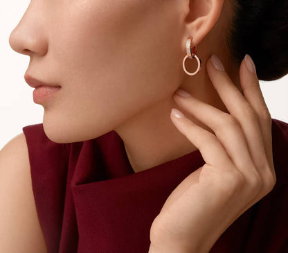 Cartier ❤️‍🔥*
Earring 🦋
With stone ✨
Master quality 💯
With normal boxes 🗃️ 
55 dhs✅
With master box 📦
85 dhs✅

Zain216
♥️♥️♥️