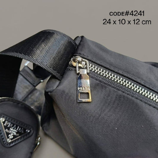 PRADA ᴄʀᴏssʙᴀɢ
ʀᴇ- ɴʏʟᴏɴ sᴀғғɪᴀɴᴏ ʟᴇᴀᴛʜᴇʀ
ᴅᴇᴛᴀᴄʜᴀʙʟᴇ ᴘᴏᴜᴄʜ
ᴀᴅᴊᴜsᴛᴀʙʟᴇ sᴛʀᴀᴘ
sɪᴢᴇ 24 cm

75 dhs✅

Zain31
♥️♥️♥️