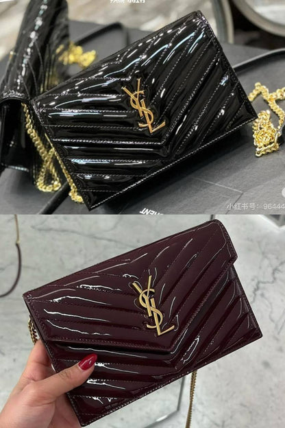 💖 Ysl Envelope bag
1️⃣Frist quality +🎁
Size : 22.5  * 14 cm
80 dhs❣️
with box 🎁

Zain115
♥️♥️♥️