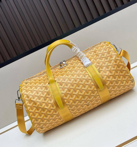 GOYARD Traveling Bag
Good Quality 
115 dhs🪙🖤

Zain250
♥️♥️♥️