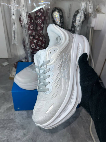 HOKA Bondi 9 ‘White’🤍
NEW ARRIVALS🤩
36-45 AVAILABLE 
230 dhs✅

Zain242
♥️♥️♥️