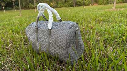 Goyard 
110 dhs🇦🇪🇦🇪
size 55cm

Zain42
♥️♥️♥️
