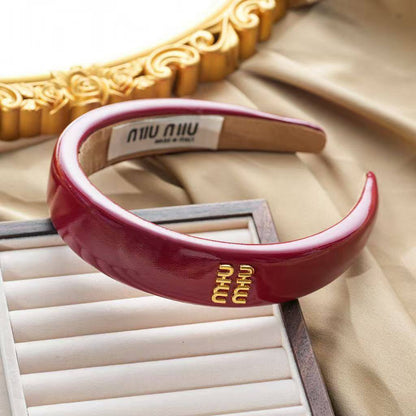 MIU MIU
HAIR BAND
190 dhs🇦🇪🇦🇪

Zain328
♥️♥️♥️