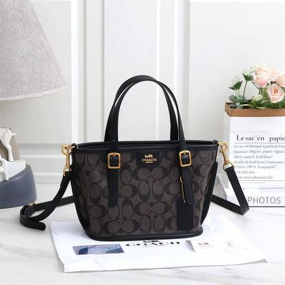 COACH 

HIGH QUALITY

 WITH BOX 
🎁🎁🎁

95 dhs✅

Zain295
♥️♥️♥️