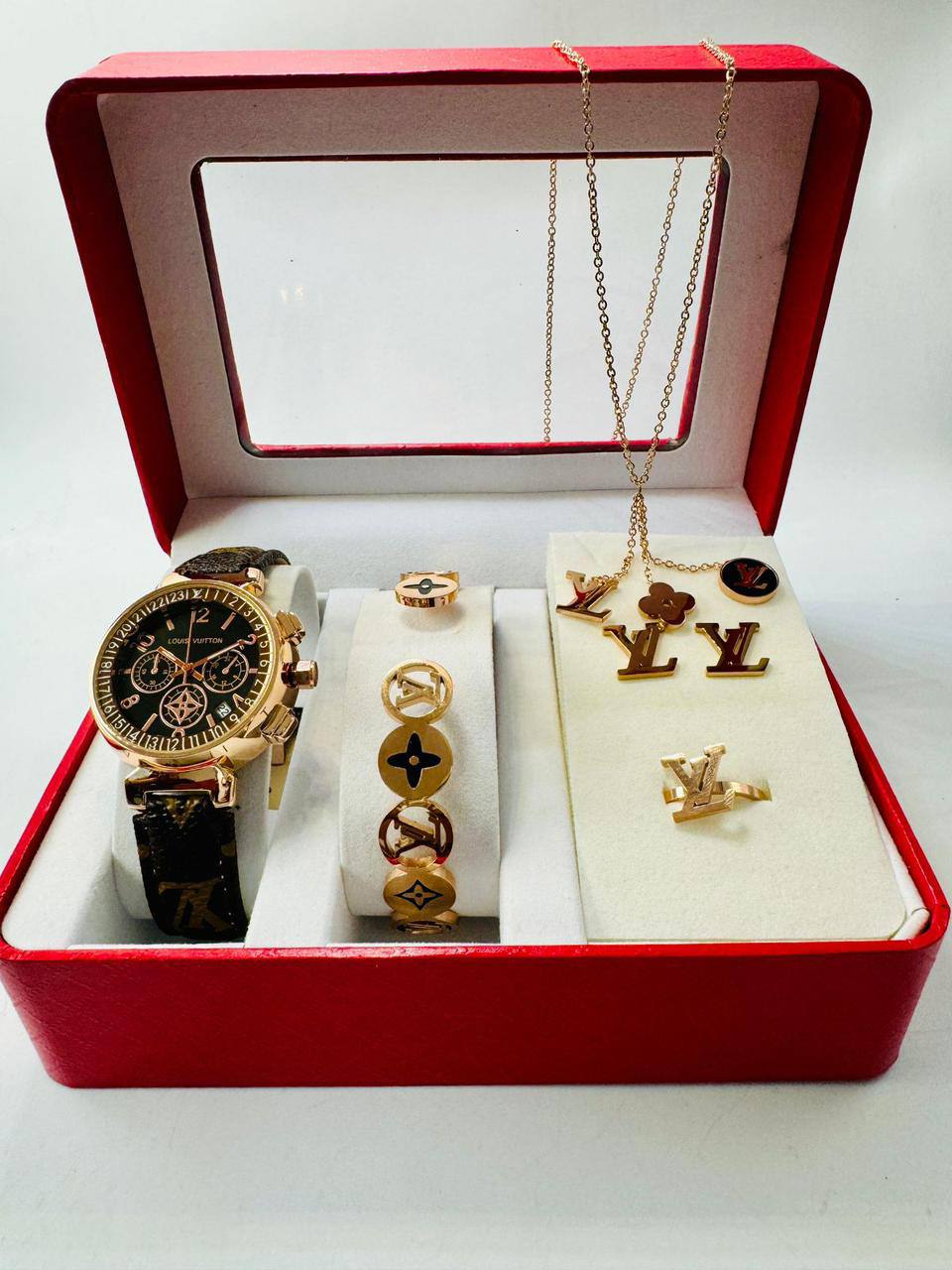 LV ladies set 

with box 
🎁🎁🎁

90 dhs❣️

Zain08
♥️♥️♥️