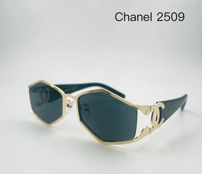 CHANEL💥*
Sunglasses 🕶️ 
good quality 💯
With master box 🗃️ 
50 dhs🇦🇪

Zain273
♥️♥️♥️