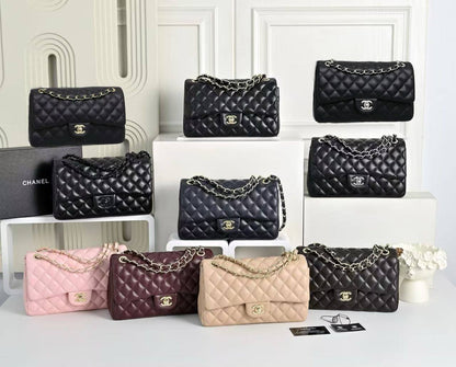 Chanel 
110 dhs🇦🇪🇦🇪
with box
Size 25×7×15cm

Zain42
♥️♥️♥️