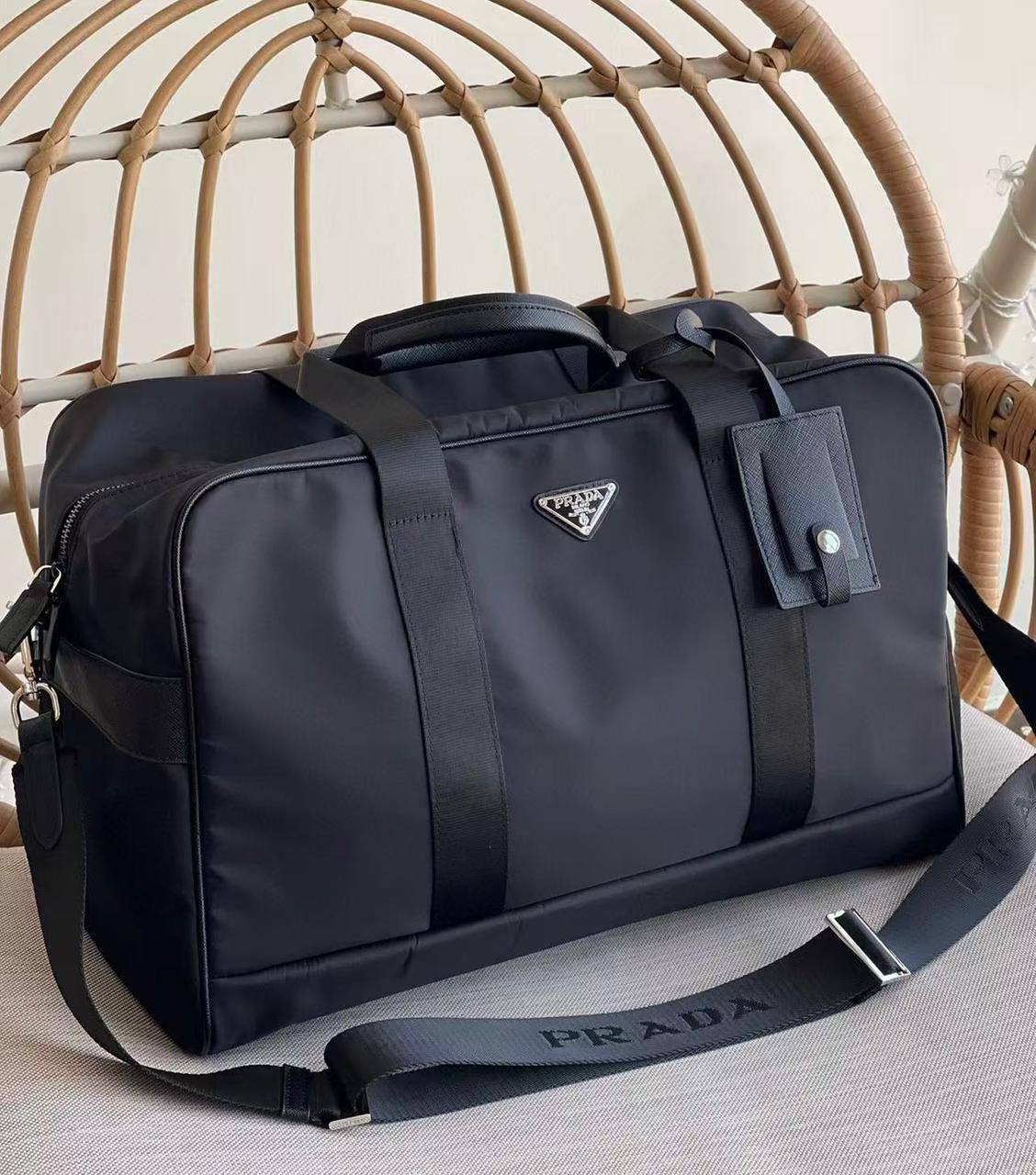 PRADA TRAVELING BAG 
COPY ONE NEW CAME 
150 dhs✅
SIZE: 45 CM

Zain39 
♥️♥️♥️