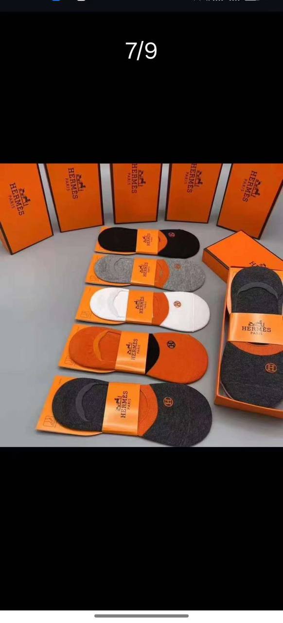NEW CAME
SOCKS 
GOOD QUALITY 
40 dhs✅
(IN ONE BOX 5 PAIRS)

Zain40
♥️♥️♥️