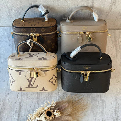 LV
GOOD QUALITY ✨
100 dhs✅

WITH BOX 📦

Zain28
♥️♥️♥️