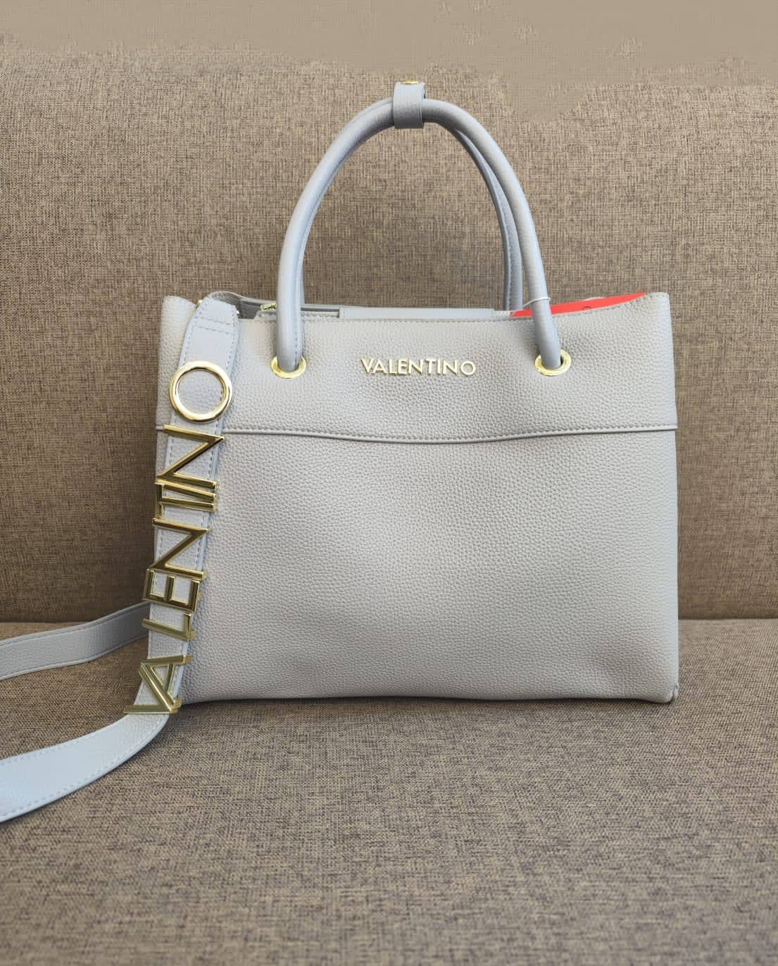Valentino
125 dhs❣️
size36*17*27cm
New models

Zain26
♥️♥️♥️