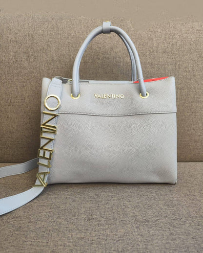 Valentino
125 dhs❣️
size36*17*27cm
New models

Zain26
♥️♥️♥️