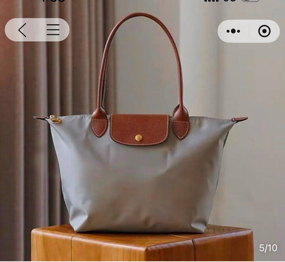 Long Champ
75 dhs✅
Size46cm

Zain219
♥️♥️♥️