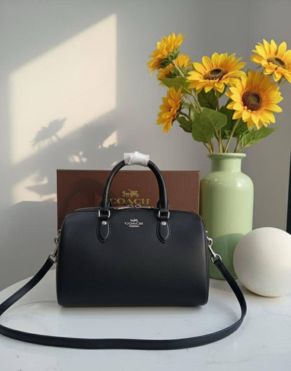 COACH 🆕
GOOD QUALITY 💯
95 dhs🪙🌨️
WITH BOX 📦

Zain28
♥️♥️♥️