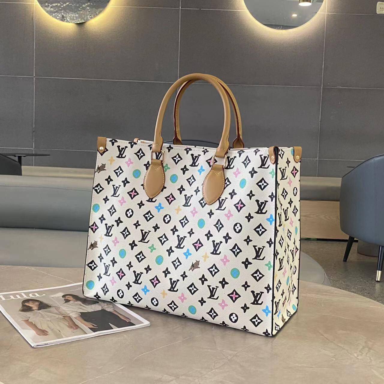 LV
85 dhs🪙💕
Size 33 CM

Zain269
♥️♥️♥️