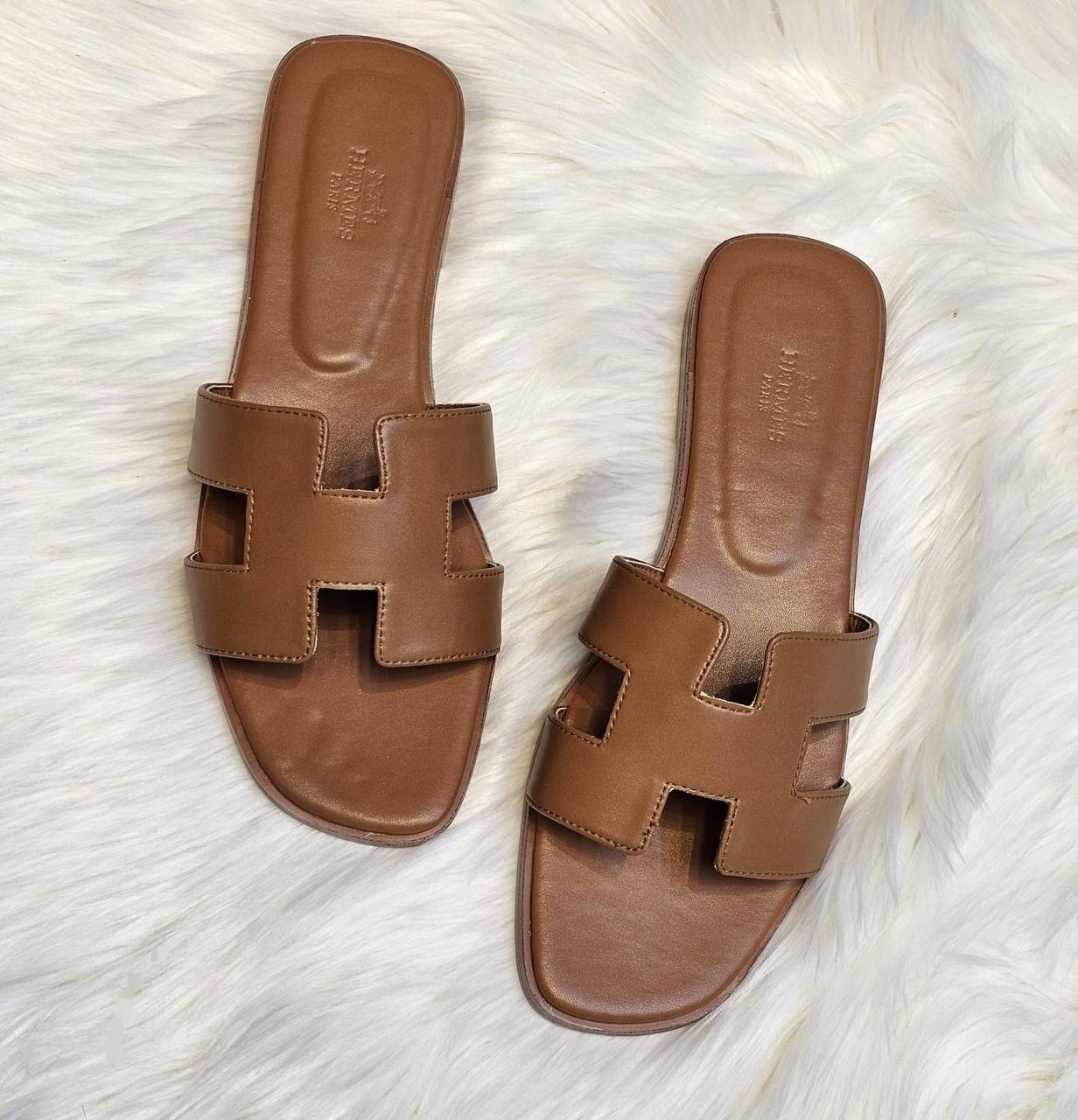HERMES 
☘️ *SIZE  36  to 41 ☘️                                                                                                       
180 dhs✅

Zain224
♥️♥️♥️