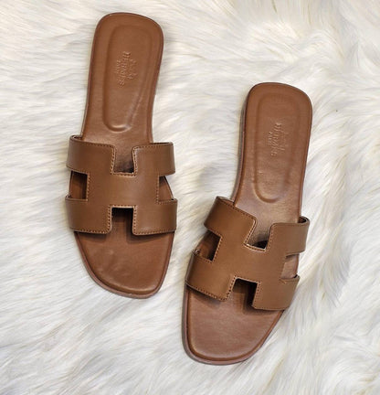HERMES 
☘️ *SIZE  36  to 41 ☘️                                                                                                       
180 dhs✅

Zain224
♥️♥️♥️
