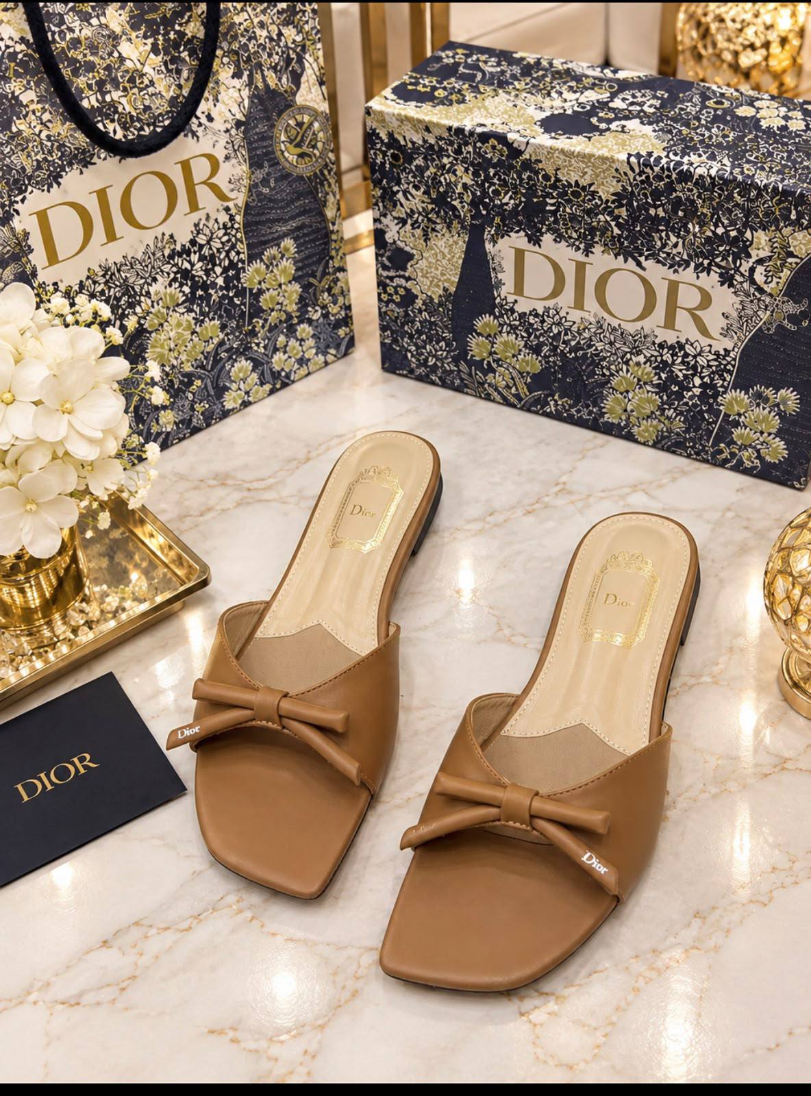 𝐍𝐄𝐖 𝐀𝐑𝐑𝐈𝐕𝐀𝐋𝐒 😍😍😍

𝐃𝐈𝐎𝐑 𝐒𝐋𝐈𝐏𝐏𝐄𝐑𝐒 
💯high quality
Size 36-37-38-39-40-41

105 dhs🇦🇪🇦🇪

Zain86
♥️♥️♥️