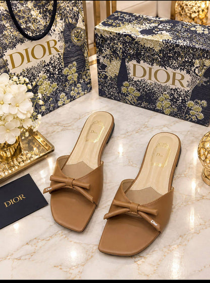 𝐍𝐄𝐖 𝐀𝐑𝐑𝐈𝐕𝐀𝐋𝐒 😍😍😍

𝐃𝐈𝐎𝐑 𝐒𝐋𝐈𝐏𝐏𝐄𝐑𝐒 
💯high quality
Size 36-37-38-39-40-41

105 dhs🇦🇪🇦🇪

Zain86
♥️♥️♥️