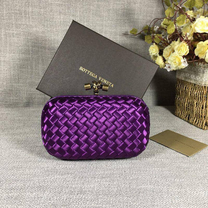 Bottega
good quality, 

comes with box, 
🎁🎁🎁

size...20* 11 cm 
100 dhs🪙🌨️

Zain12
♥️♥️♥️