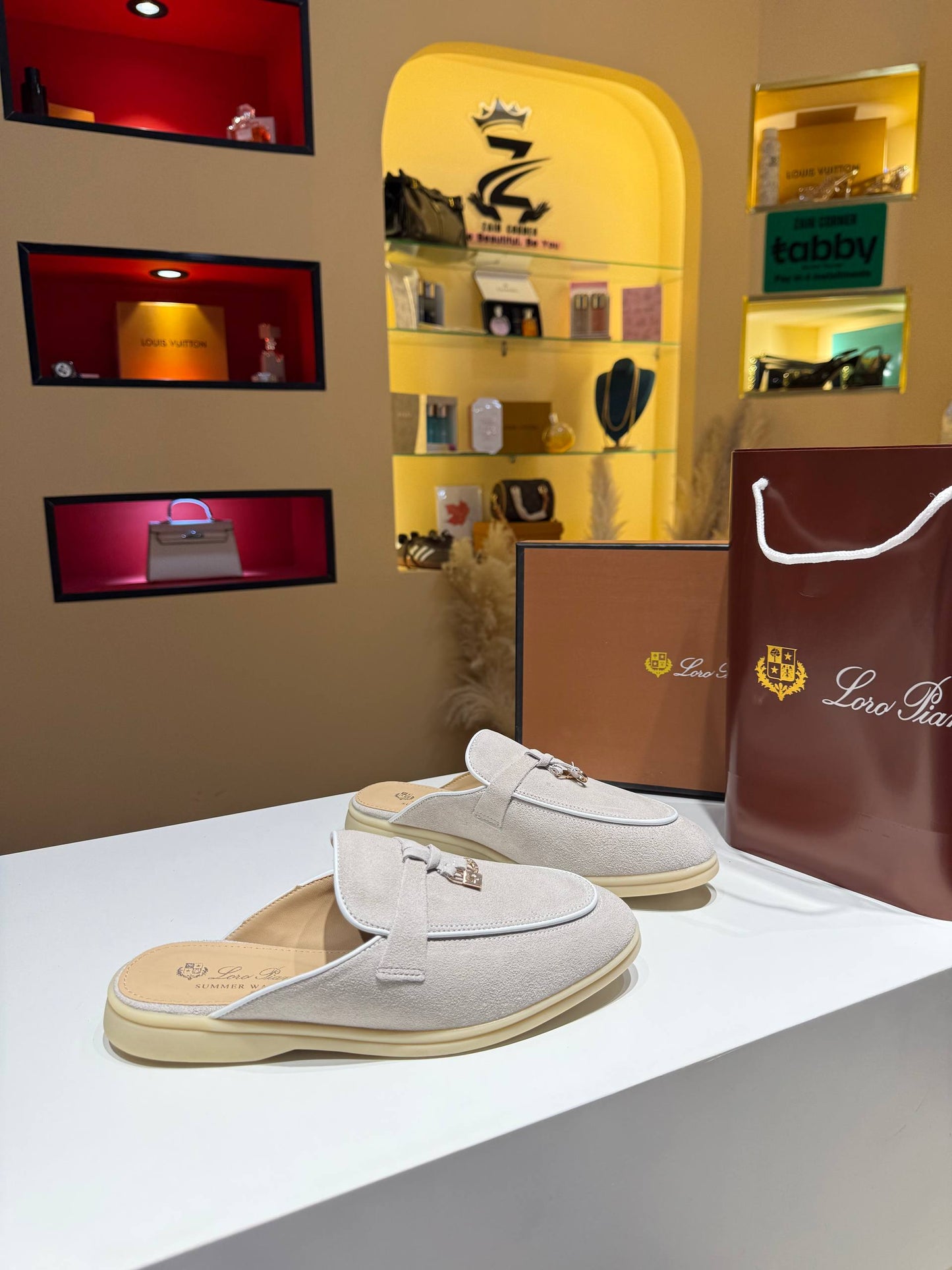 Loro piana

120 dhs

Zain236

اطلبوها من الوتس المثبت في الأعلى👆🏻👆🏻

تواصلو معنا 👈🏻 Zain 
For order WhatsApp pinned 👆🏻

♥️♥️♥️