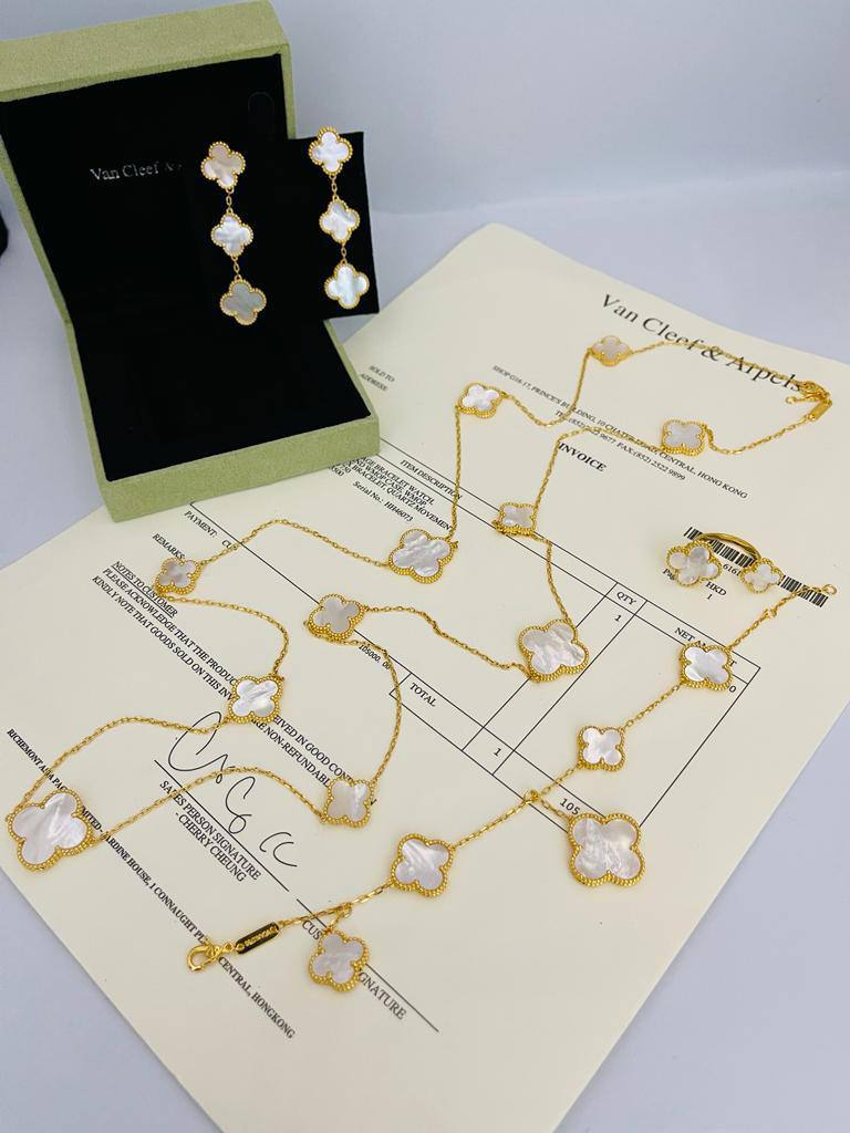 VCA SET
Master
NECKLACE BRACELET EARRINGS RING 
WITH BOX AND PAPER BAG🎁🛍️
310 DHS🇦🇪🇦🇪

Zain89
♥️♥️♥️