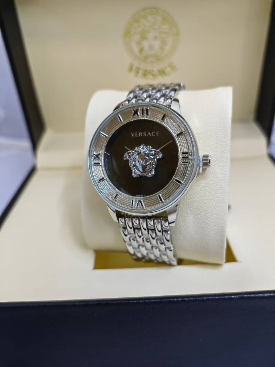 Versace ladies 
55 dhs🪙🌨️

Zain08
♥️♥️♥️