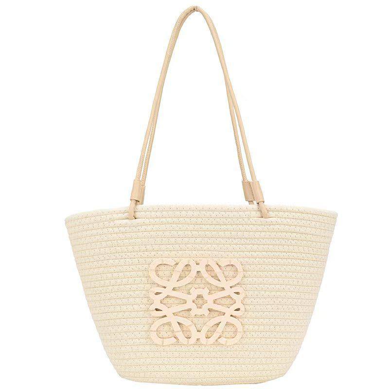 Loewe 
only bag
38 cm
75 dhs🇦🇪🇦🇪

Zain17
♥️♥️♥️