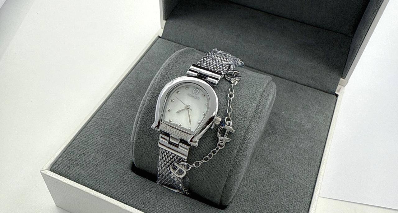 Aigner
75 dhs🪙🌨️

Zain45
♥️♥️♥️