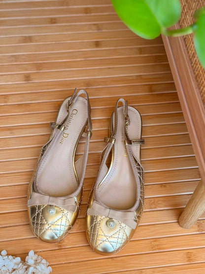 Dior

𝗦𝗶𝘇𝗲 𝟯𝟲 𝘁𝗼𝗼 𝟰𝟮 

500 dhs🇦🇪🇦🇪

Zain303
♥️♥️♥️