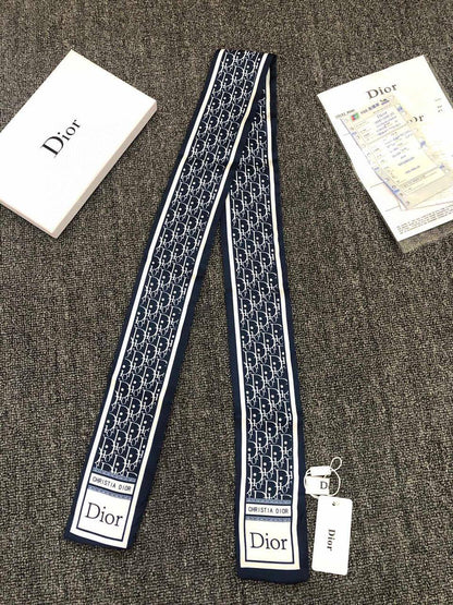 Silk Twilly Scarf 
Without box 🗃️ 
25 dhs✅

Zain231
♥️♥️♥️