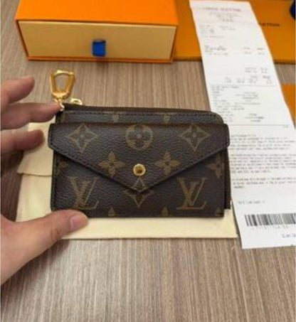 LV

AVAILABLE 

WALLAT 

WITH BOX 🎁 

50 dhs🇦🇪🇦🇪🇦🇪

Zain169
♥️♥️♥️