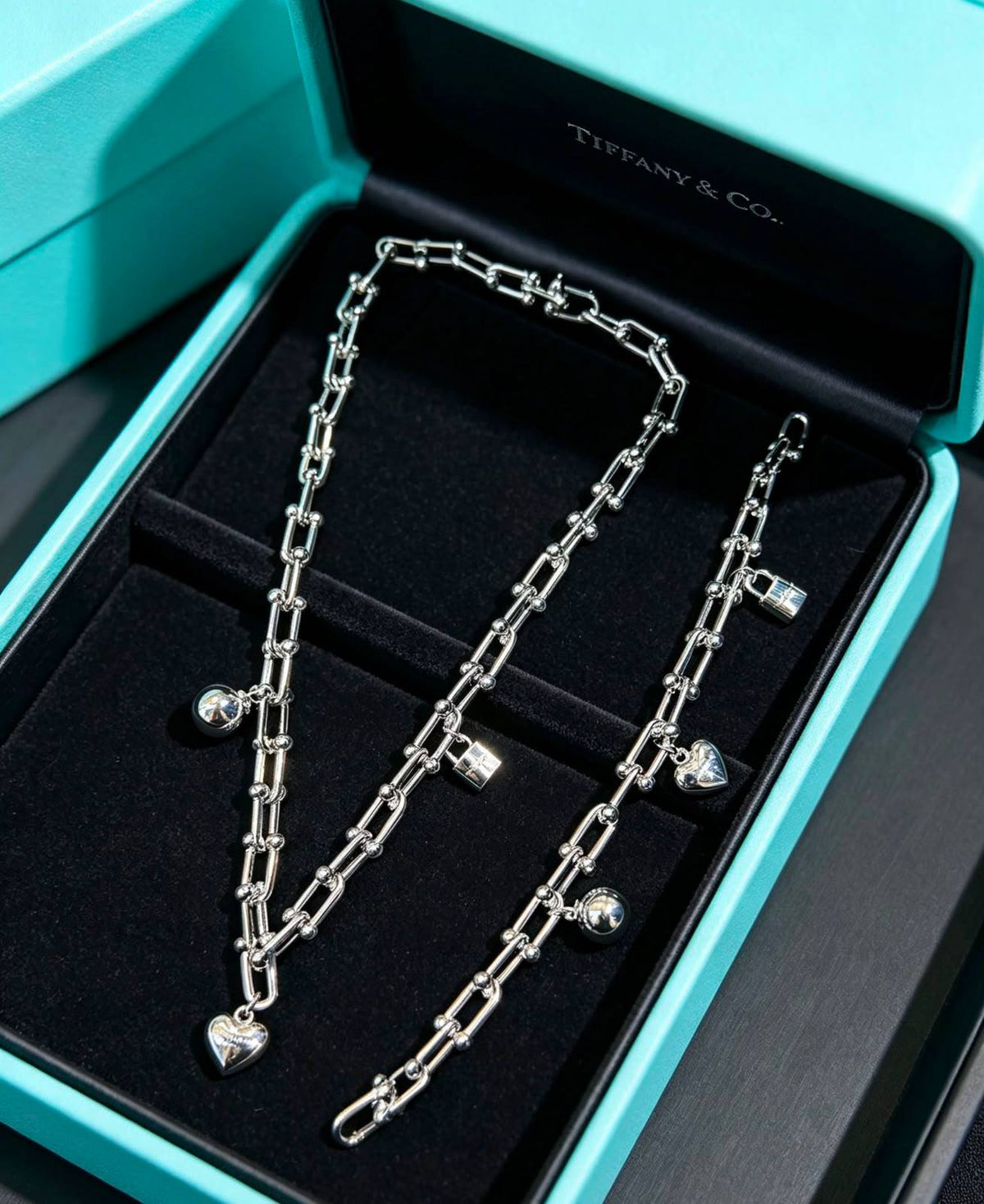 Tiffany ❤️‍🔥
Necklace 🐦‍🔥
Bracelet 🦋
Master quality 💯
With normal boxes 🗃️ 
140 dhs🇦🇪🇦🇪🇦🇪

With master box 📦 
170 dhs🇦🇪🇦🇪🇦🇪

Zain216
♥️♥️♥️