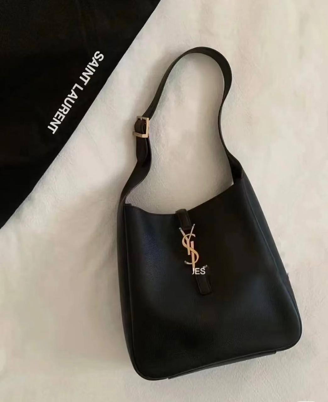 YSL

Good QUALITY 

SIZE：23cm
100 dhs🇦🇪🇦🇪

Zain04
♥️♥️♥️