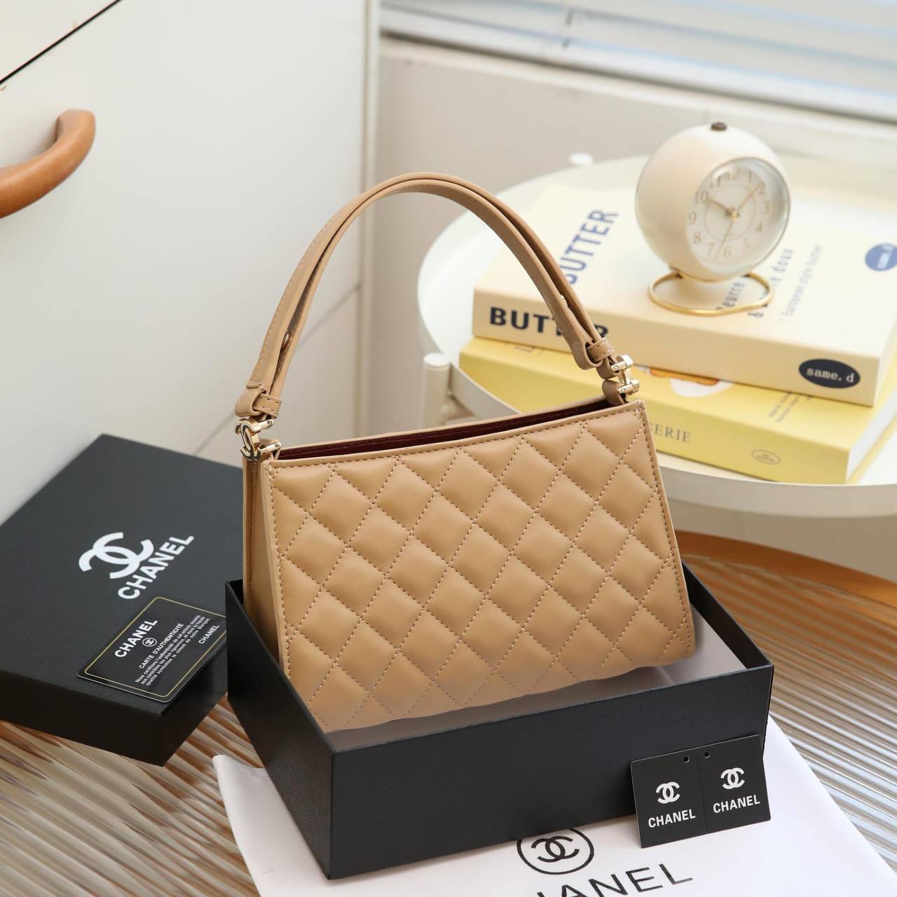 Chanel

95 dhs✅

high quality 

With box
🎁🎁🎁

Zain26
♥️♥️♥️