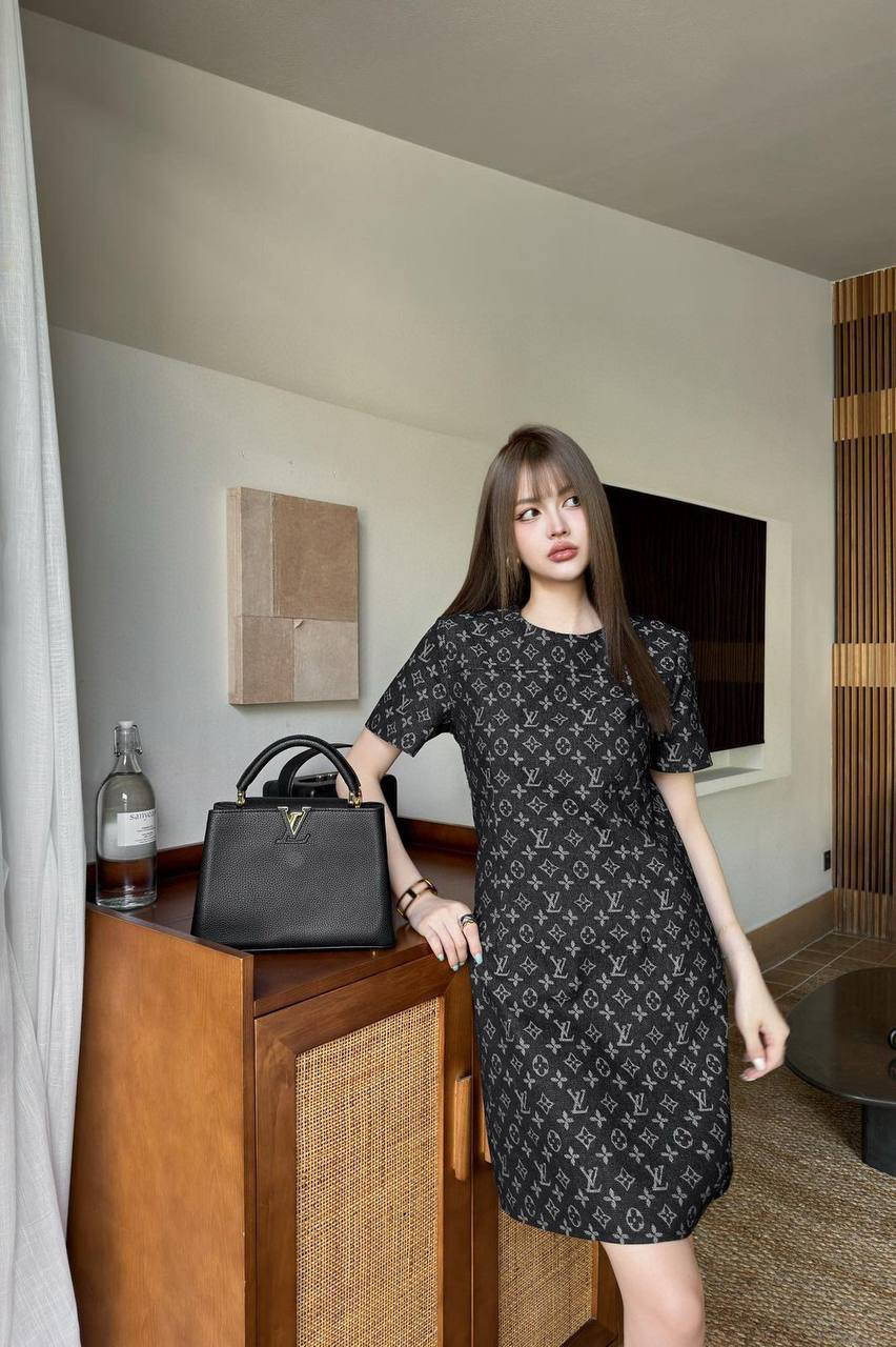 *New collections      
230 dhs🪙
*good  quality  ✅
*Sizes:S M L * 
*AVAILABLE NOW*

Zain231
♥️♥️♥️