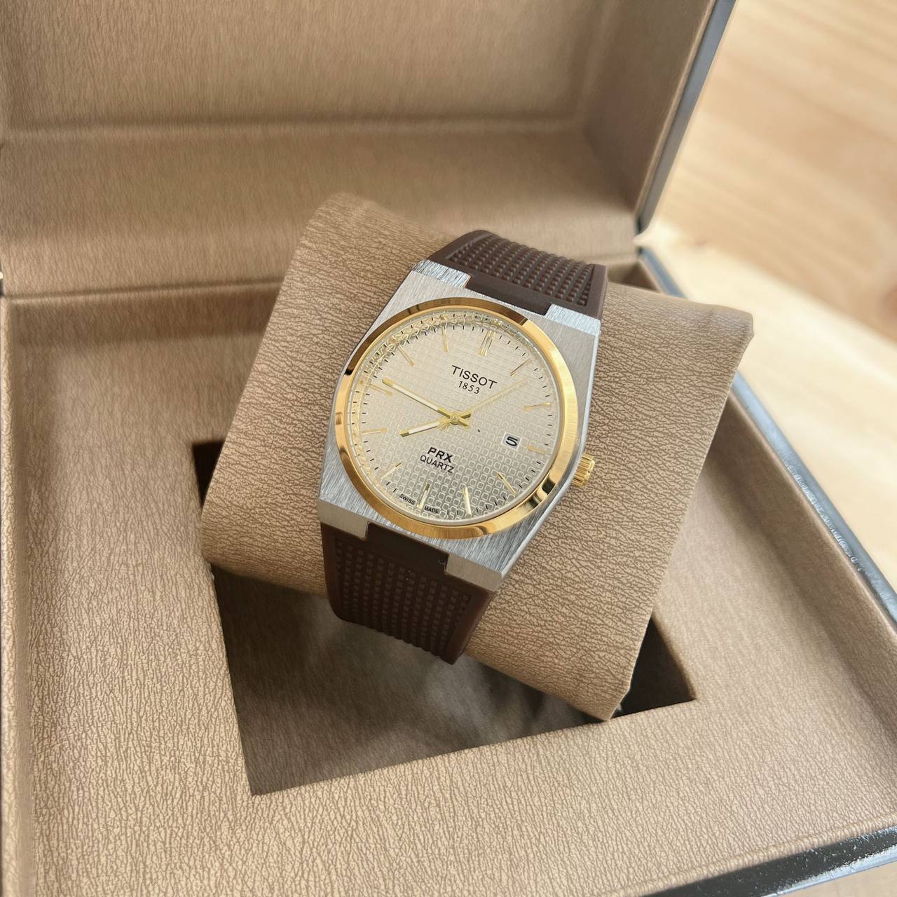 Men’s watch 
55 dhs✅

Zain45
♥️♥️♥️